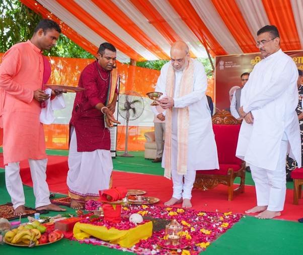 अमित शाह ने सिलीगुड़ी में एसएसबी परियोजनाओं का शुभारंभ किया, कर्मियों के साथ बातचीत की
